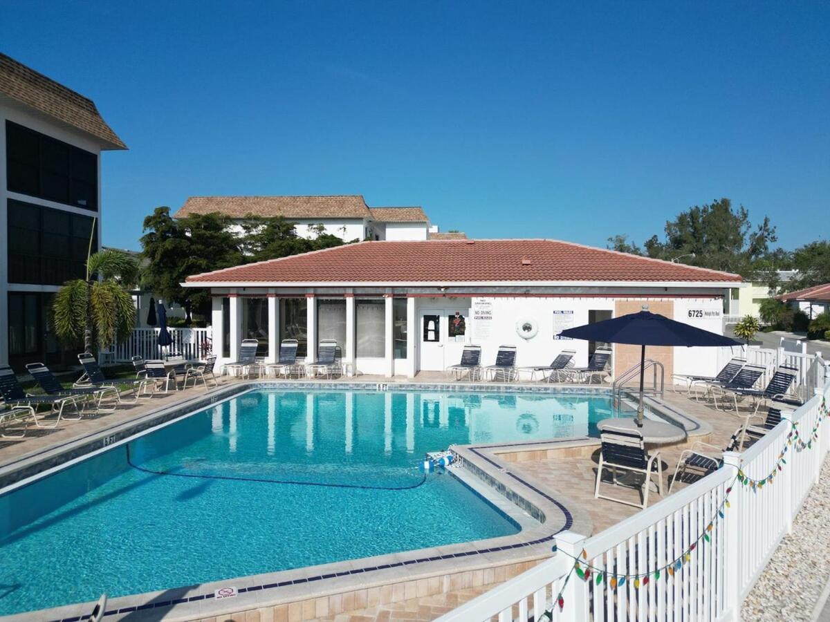 2 Bed 2 Bath Centrally Located On Siesta Key Sarasota Zewnętrze zdjęcie